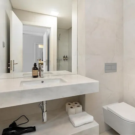 Beato Hub Residences | Perfect For Digital Nomads&families Appartamento